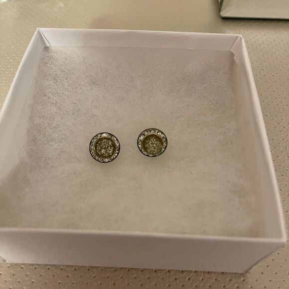 Beautiful earrings - Picture 4 of 5